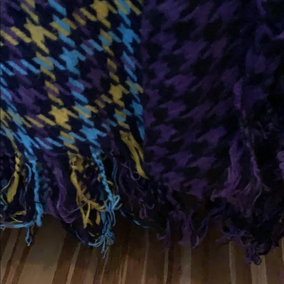 Two Winter Scarves, Star Houndstooth Pattern - Picture 2 of 6